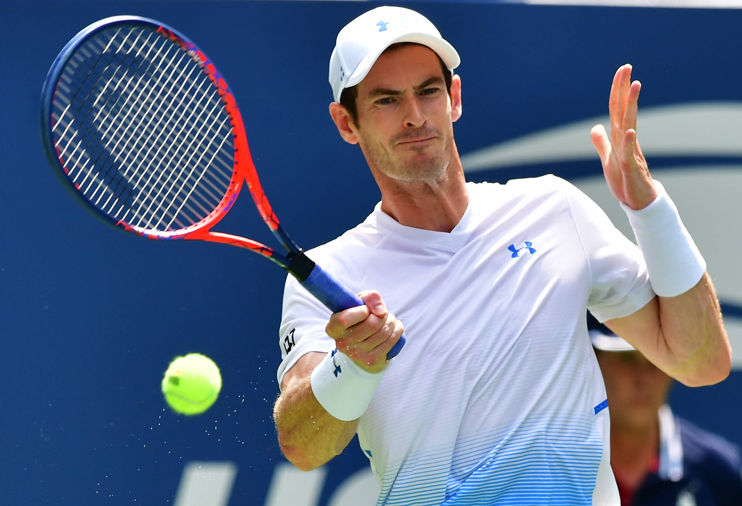 IM体育下载-西班牙网球队逆转英国网球队，穆雷送出助攻