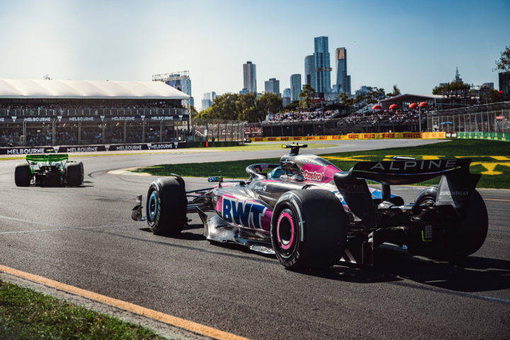 哈斯车队力克索伯车队，勒克莱尔统治全场