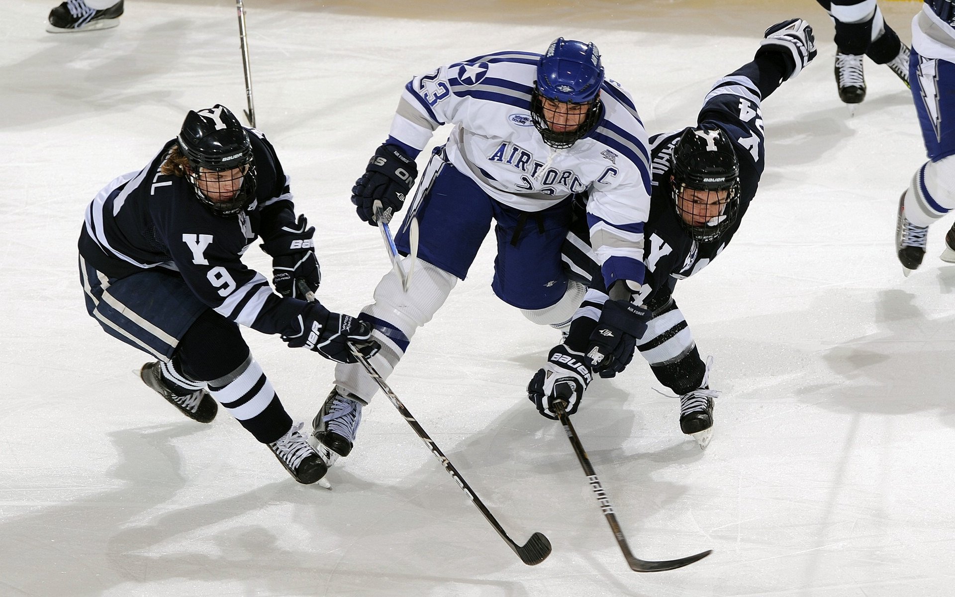 从上海到克利夫兰，小贾伦关键战不手软，骑士巅峰对决诠释篮球真谛